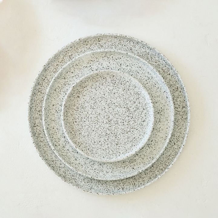 【3サイズに増えました】料理がこなれる！切立（きったち）プレート 錆点 14cm 21cm 25cm フラット 大中小皿 食洗機･電子レンジOK 多治見 日本製 きほんのうつわ