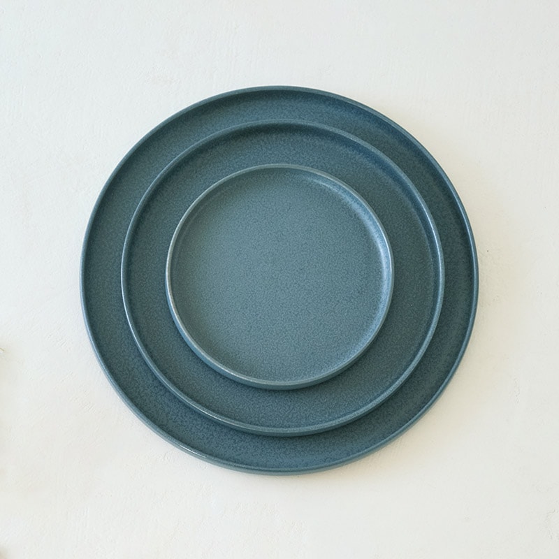 【3サイズに増えました】料理がこなれる！切立（きったち）プレート 灰 14cm 21cm 25cm フラット 大中小皿 食洗機･電子レンジOK 多治見 日本製 きほんのうつわ