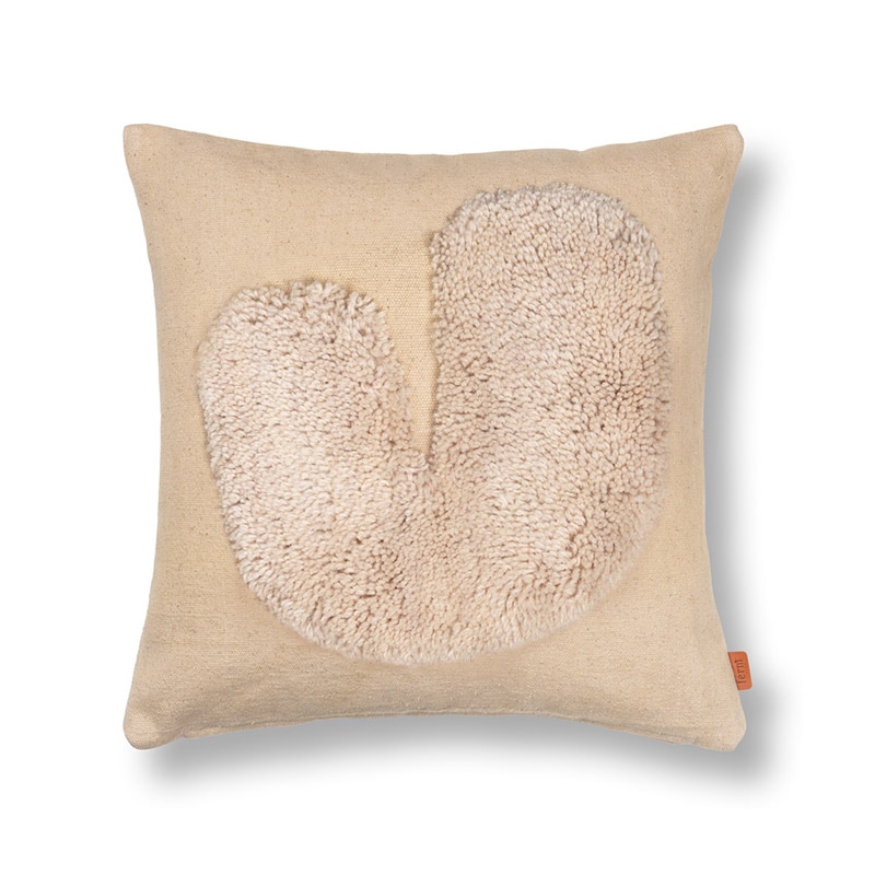 Ferm Living Lay クッション サンド／オフホワイト 50x50cm フェザー＋ダウン中材入り ファームリビング 北欧 デンマーク 日本正規代理店品