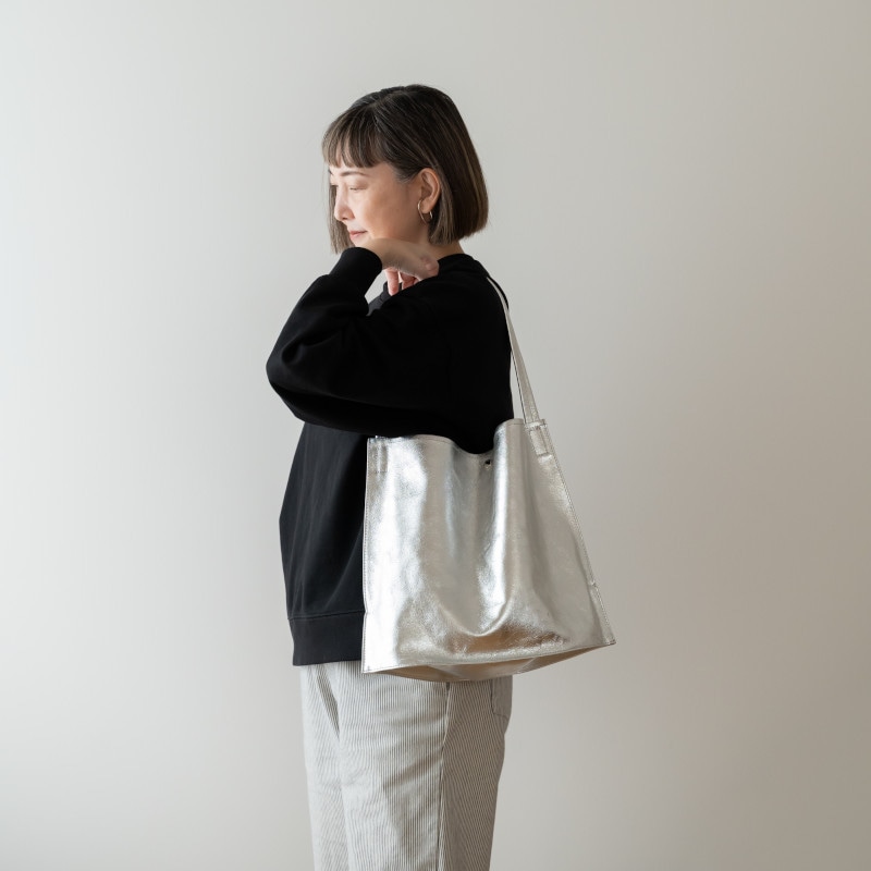 blancle 日本製 本革 フラットまち ワンハンドルバッグ トープ / ブラック / シルバー イタリア製シュリンクレザー / メタリックレザー