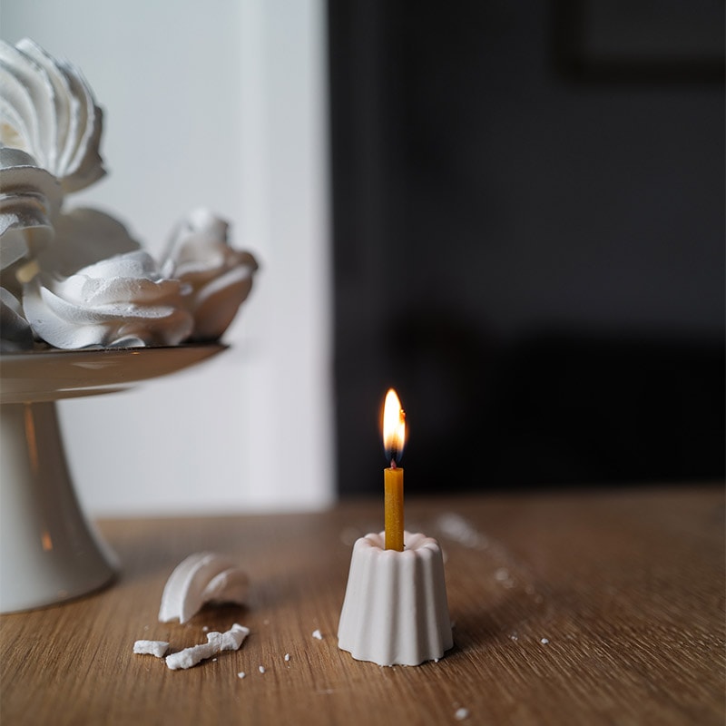 OVO Things カヌレ型キャンドルホルダー 磁器 グロッシーホワイト／グレー リトアニア