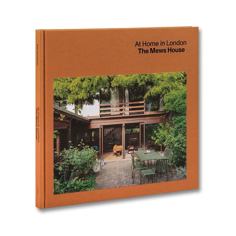 ロンドンの家：ミューズハウス 洋書 At Home in London: The Mews House コーヒーテーブルブック ハードカバー