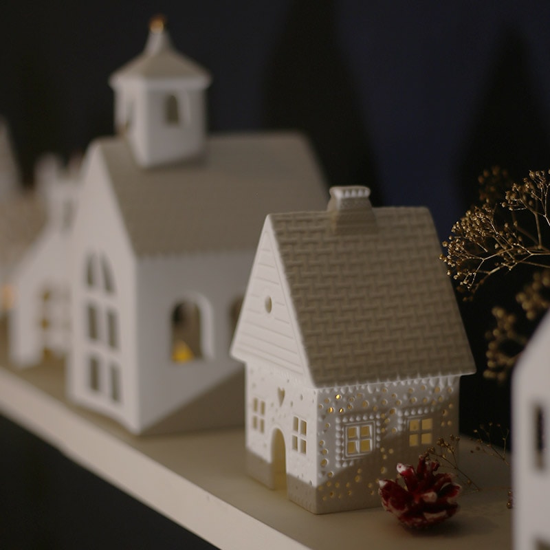 アイリッシュドレスデン製 陶器製クリスマスキャンドルハウス アイリッシュドレスデン製 陶器製クリスマスキャンドルハウス