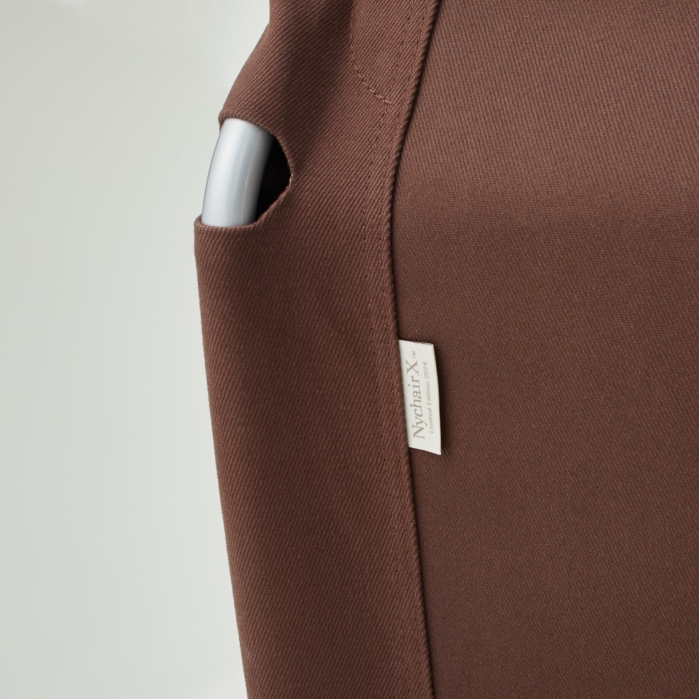 完売】ニーチェアエックス ロッキング 2024 モデル／アースモーヴ