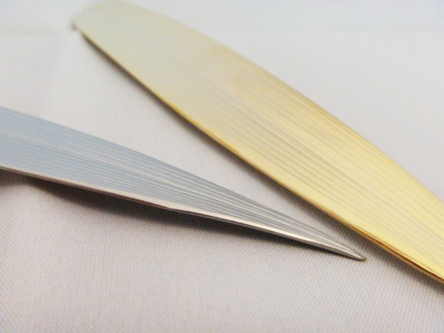 葉っぱの形ペーパーナイフ【カトラリーショップ 燕振興工業株式会社】