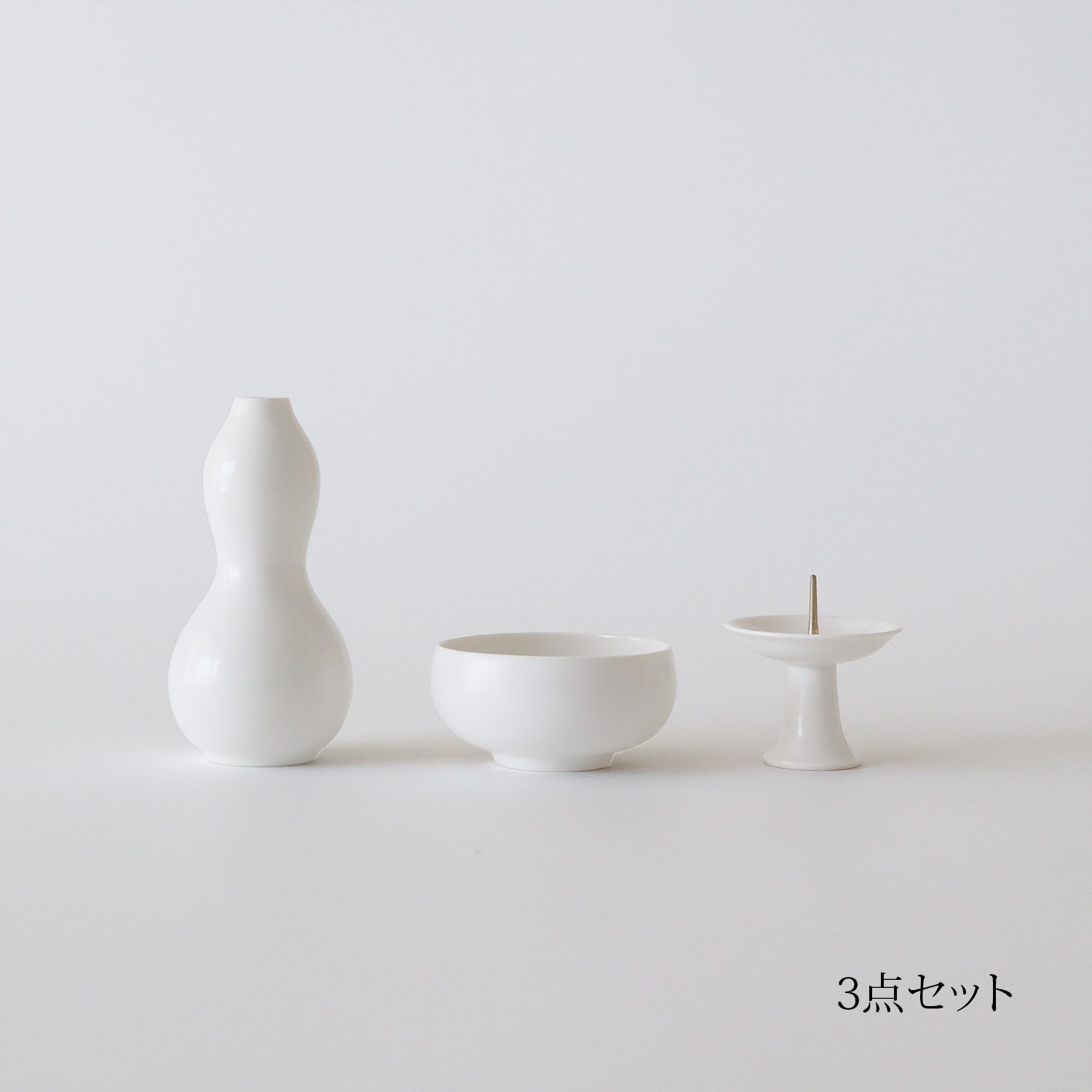 磁今 回 白 花立