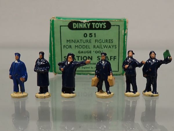 �쥢�� DINKY STATION STUFFS ���ͥ��å� (�����������������㥹����)