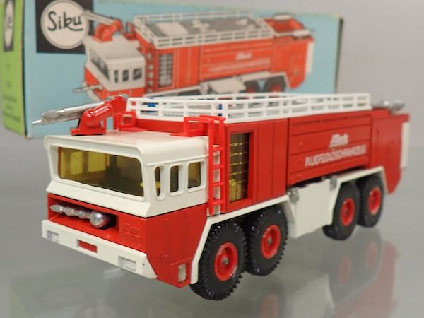 SIKU 332 �����ݡ��� �ե������� �ȥ�å� 1/60 19cm ������� �������㥹����