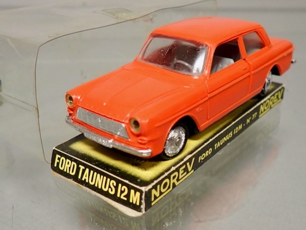 NOREV 77 �ե����� �����ʥ� 12M �ץ饹���å��� 1/43