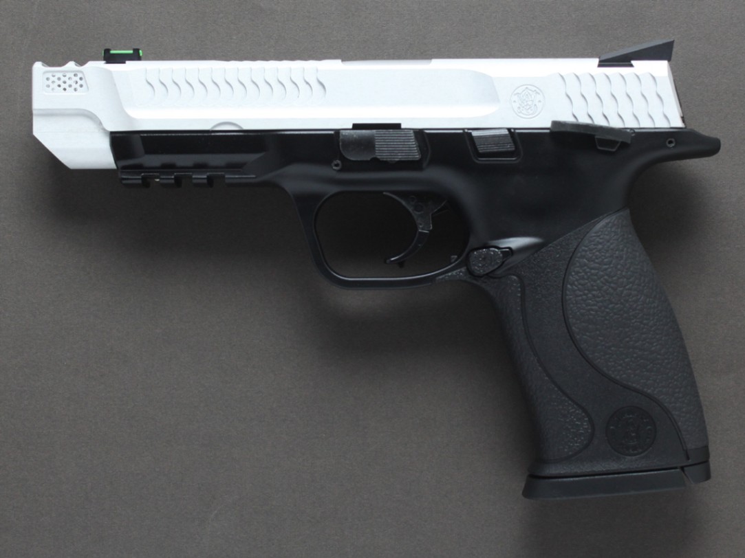 東京マルイ M&P9 ガスブロ サイドアームズカスタム品 マガジン3本付き 東京マルイ M&P9 ガスブロ サイドアームズカスタム品 マガジン3本付き