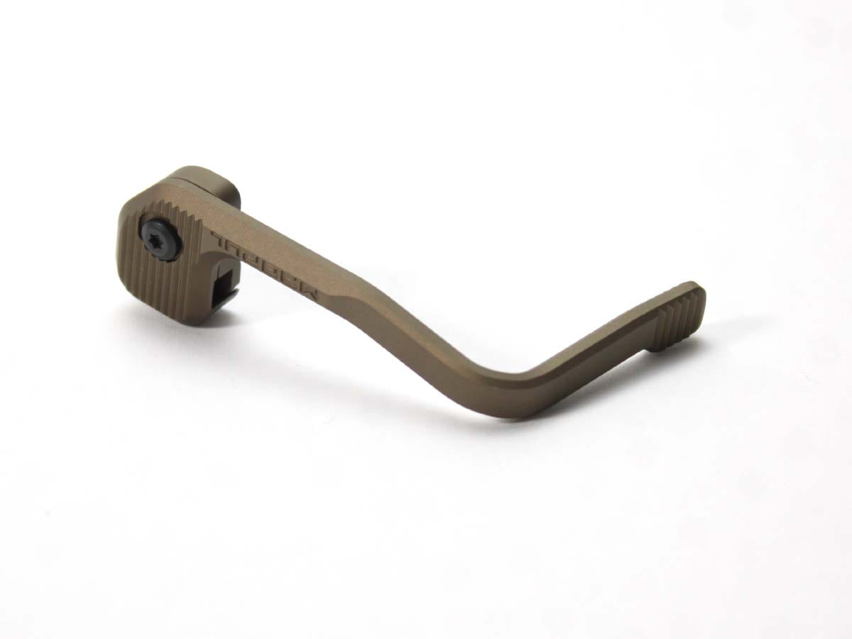 BJ.TACTICAL 各社リアルサイズM4レシーバー対応 MAGPUL B.A.D.タイプ