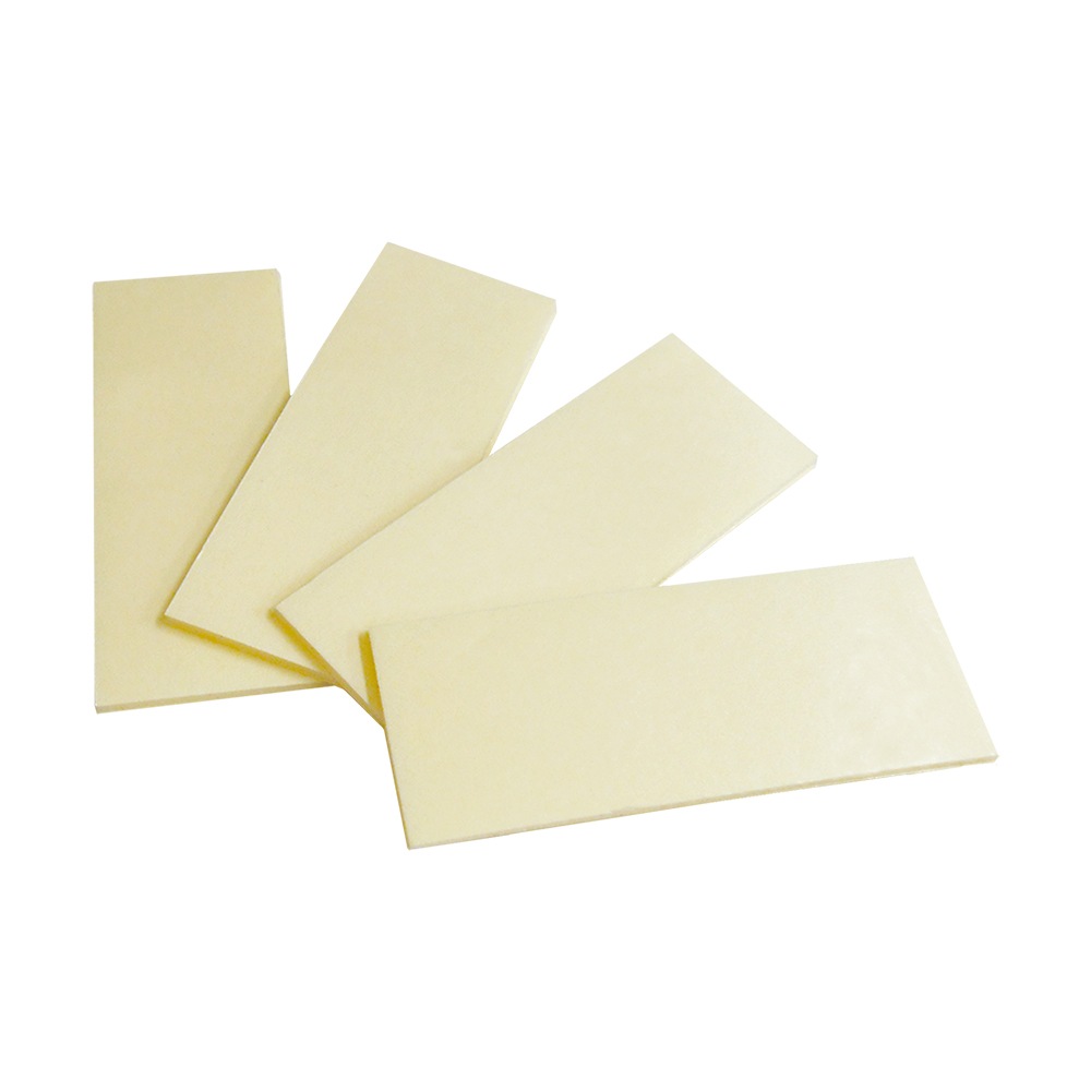 プレートタイプの表札の取り付けに使える！ 厚手強力両面テープ(4枚入り) ※表札を購入の方はサービスでお付けします！