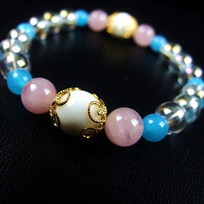 夏！キラキラパワーストーンブレスレット 好転の石ホワイトオニキスと癒しのアクアオーラ　神社で祈願済み
