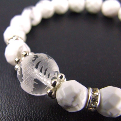 運気上昇・仕事運向上！水晶龍彫り ハウライト 一粒パワーストーンブレスレット 神社で祈願済み