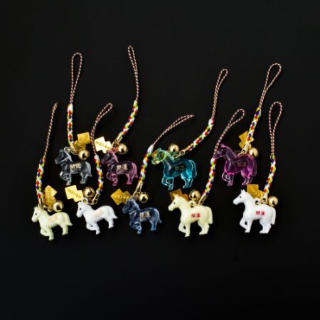 開運 午/馬(干支)のクリスタル根付お守り 全9種類セット｜白崎八幡宮