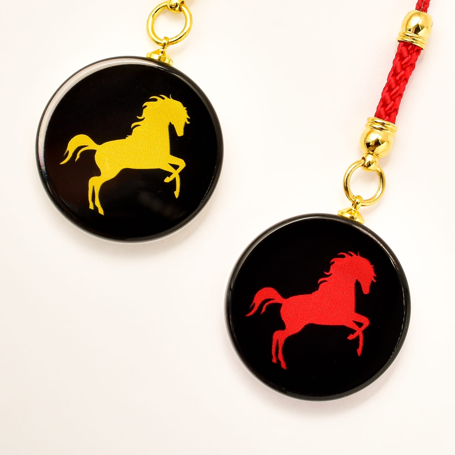 えとのおまもり【午】 赤/黄 2色 ガラス製｜白崎八幡宮