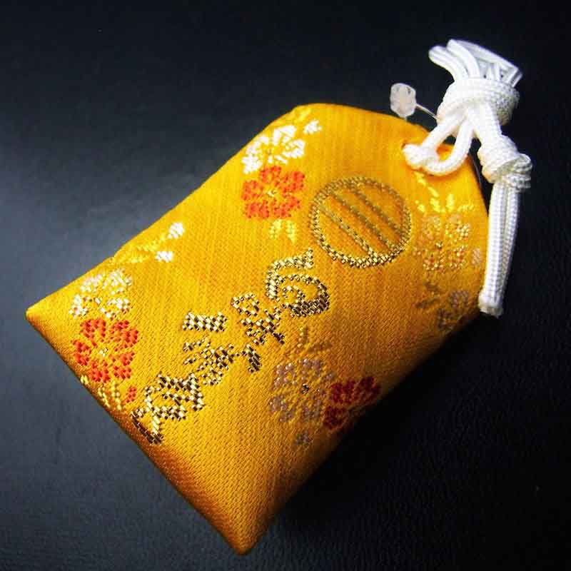 幸福・財産・健康かえる 福々蛙お守り（イエロー）｜白崎八幡宮