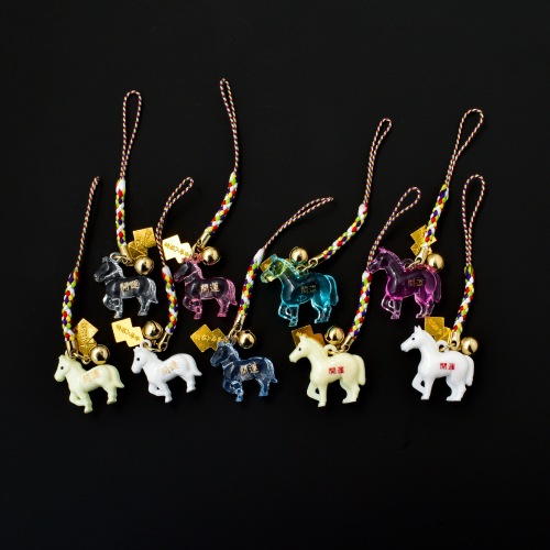 開運 馬(干支)のクリスタル根付お守り（色・種類はおまかせとなります