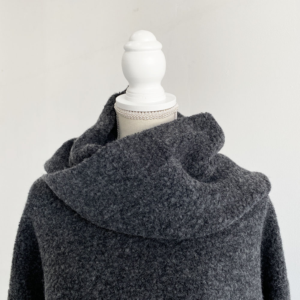 シープパイル　ビッグシルエットネックウォーマー付きプルオーバー