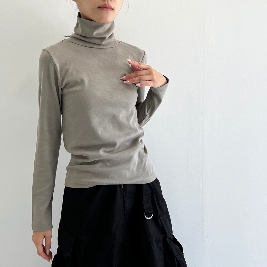 丸胴フライスタートルネック長袖