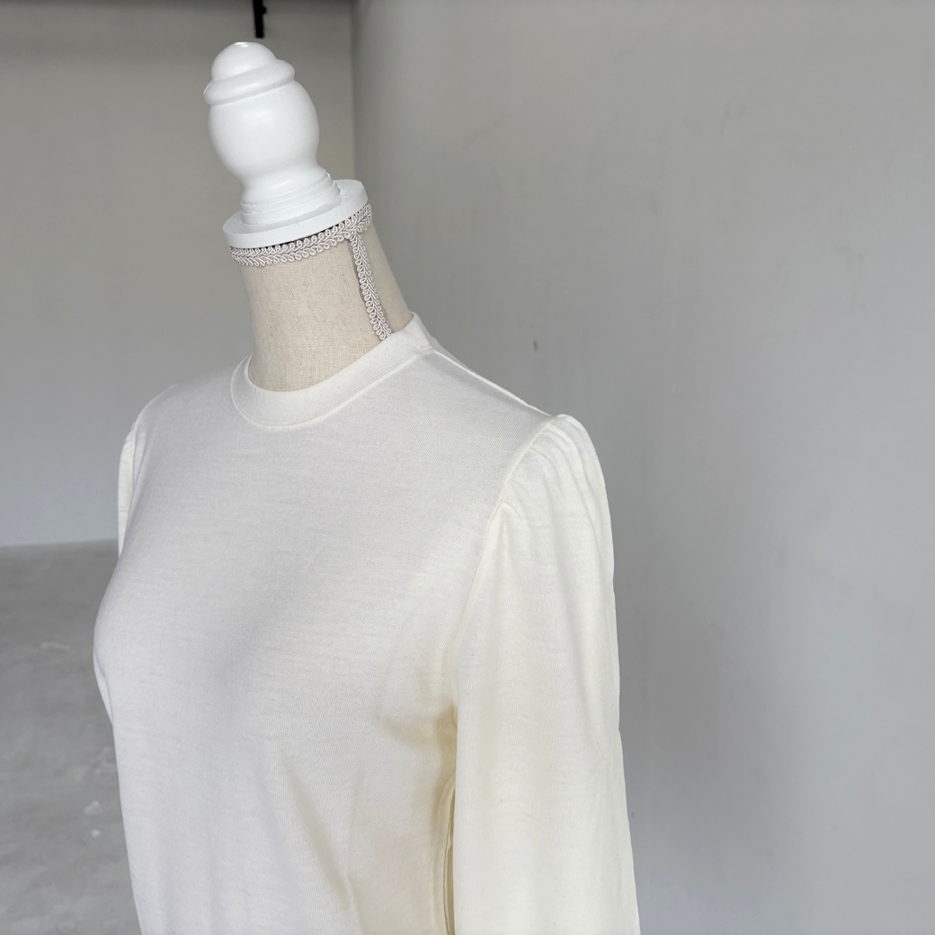 ウォッシャブルウール＿ギャザーショルダープルオーバー