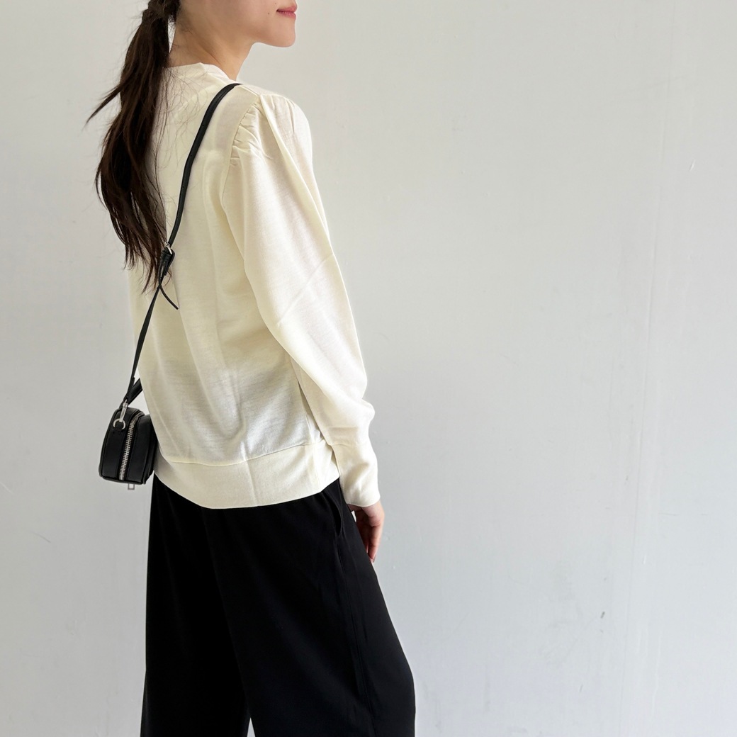 ウォッシャブルウール＿ギャザーショルダープルオーバー