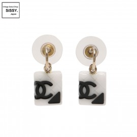 シャネル ■CHANEL■ ピアス カンボン ホワイト ブラック ゴールド 05C|アクセサリー