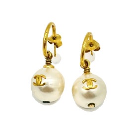CHANEL シャネル スウィングピアス フェイクパール ココマーク ゴールド