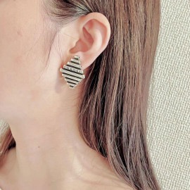CHANEL シャネル イヤリング ロゴ シルバー 99P