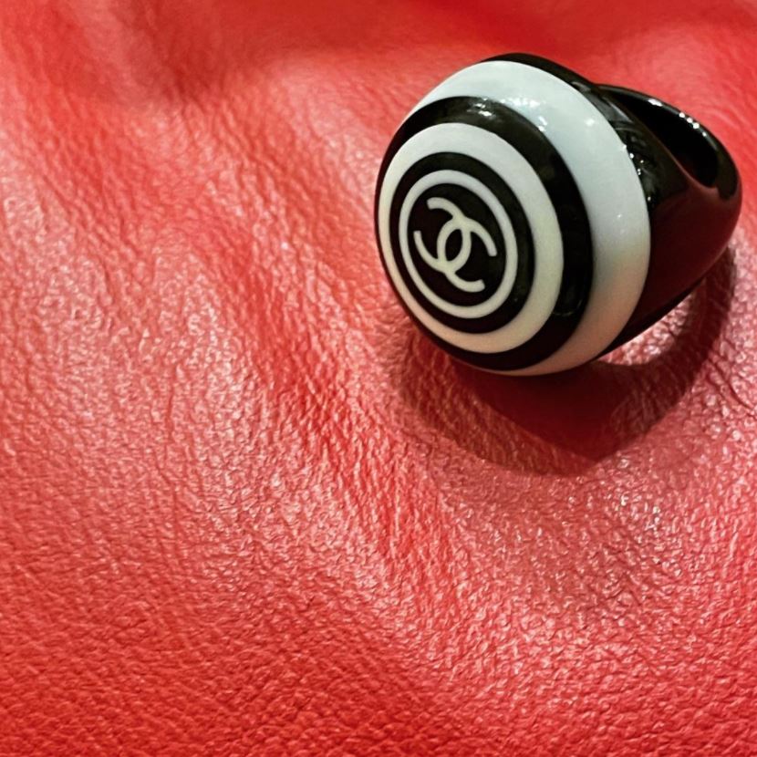 CHANEL シャネル リング 指輪 ココマーク プラスチック バイカラー ブラック ホワイト 約12号