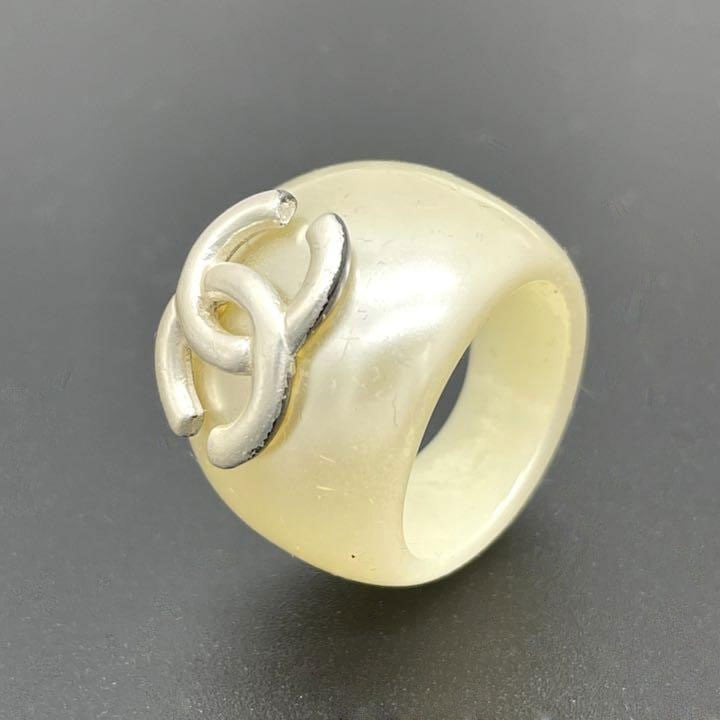 CHANEL シャネル リング 指輪 ココマーク プラスチック パールホワイト系 約13号