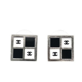 CHANEL シャネル スクエアピアス ココマーク シルバー ホワイト ブラック 01P