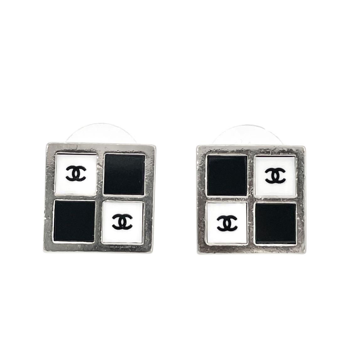 CHANEL シャネル スクエアピアス ココマーク シルバー ホワイト ブラック 01P
