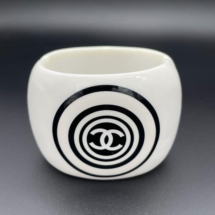CHANEL シャネル 極太バングル ココマーク ホワイト ブラック 01P