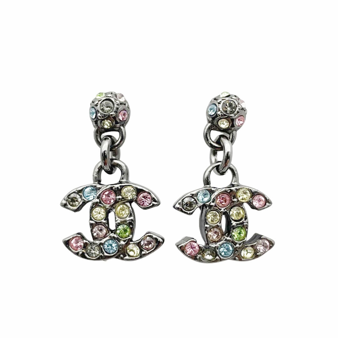 CHANEL シャネル スイングピアス ココマーク ラインストーン 05A ガンメタシルバー マルチカラー