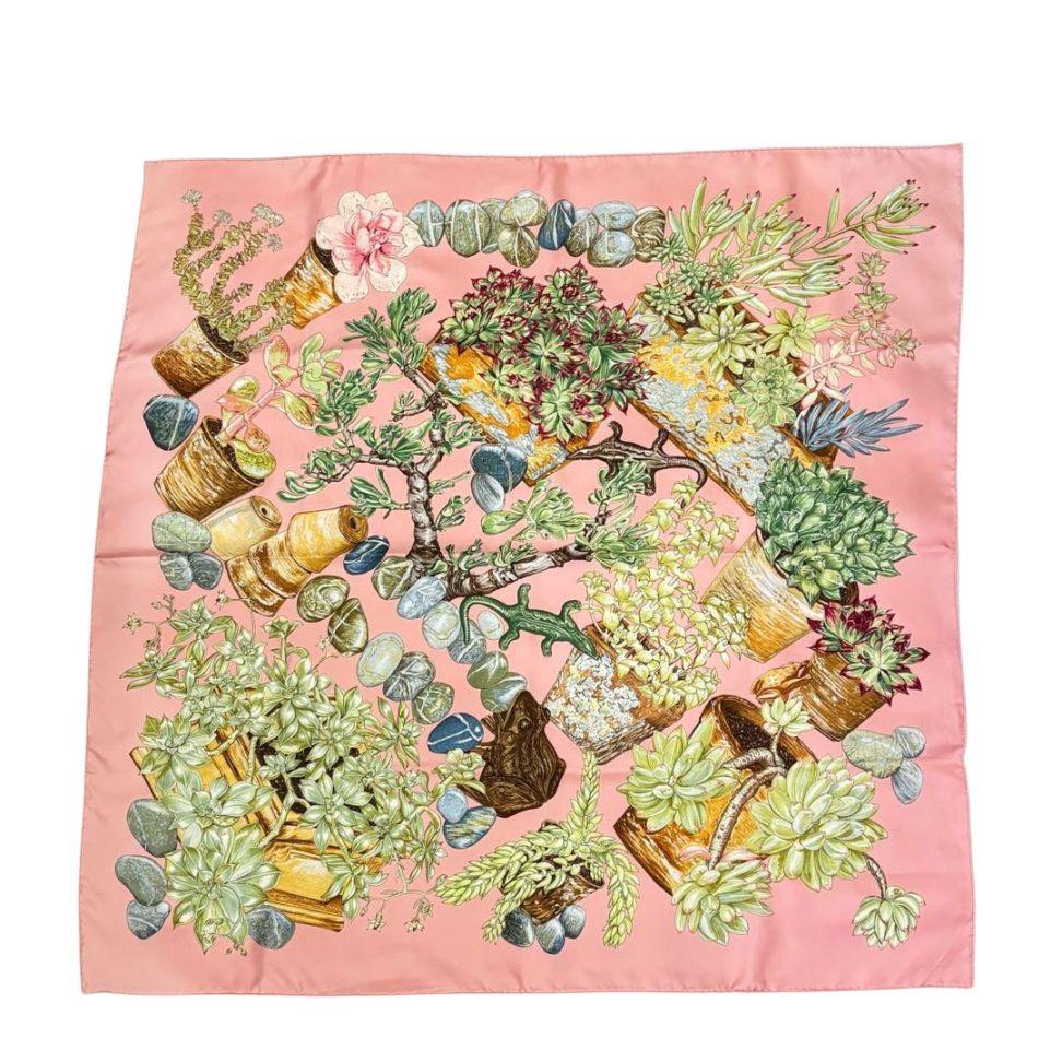 HERMES エルメス スカーフ カレ90 『JARDIN SECRET(秘密の庭)』 シルク ピンク系 ボタニカル柄