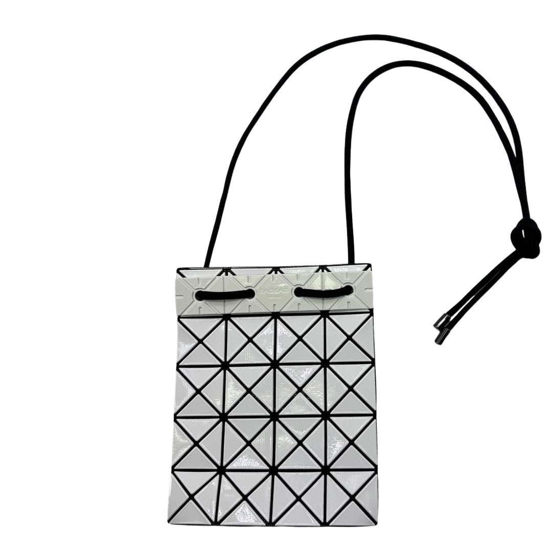 ISSEY MIYAKE BAOBAO イッセイミヤケ バオバオ プリズム ショルダーポシェット 限定品 ホワイト BB91-AG921