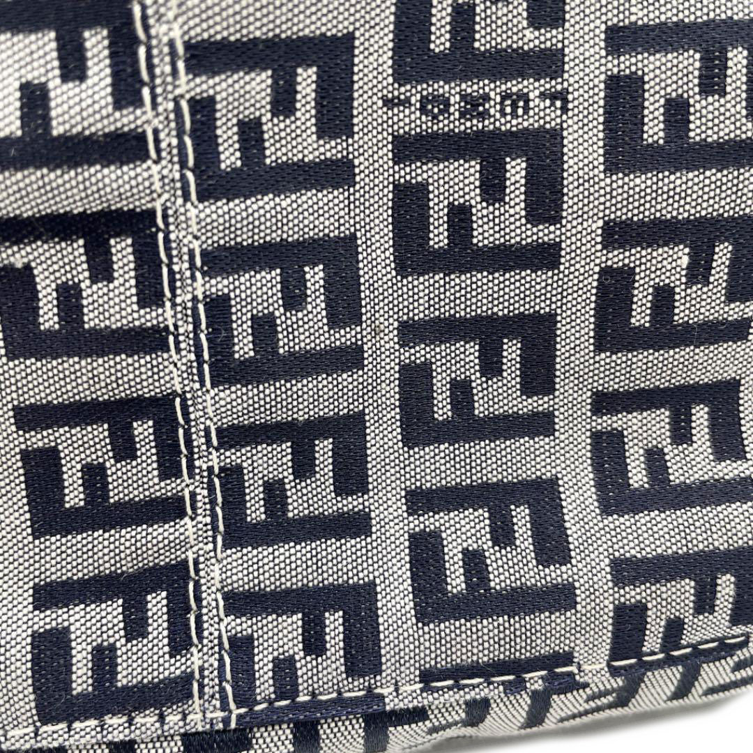 FENDI フェンディ ワンショルダーバッグ ズッキーノ キャンバス レザー グレー ネイビー