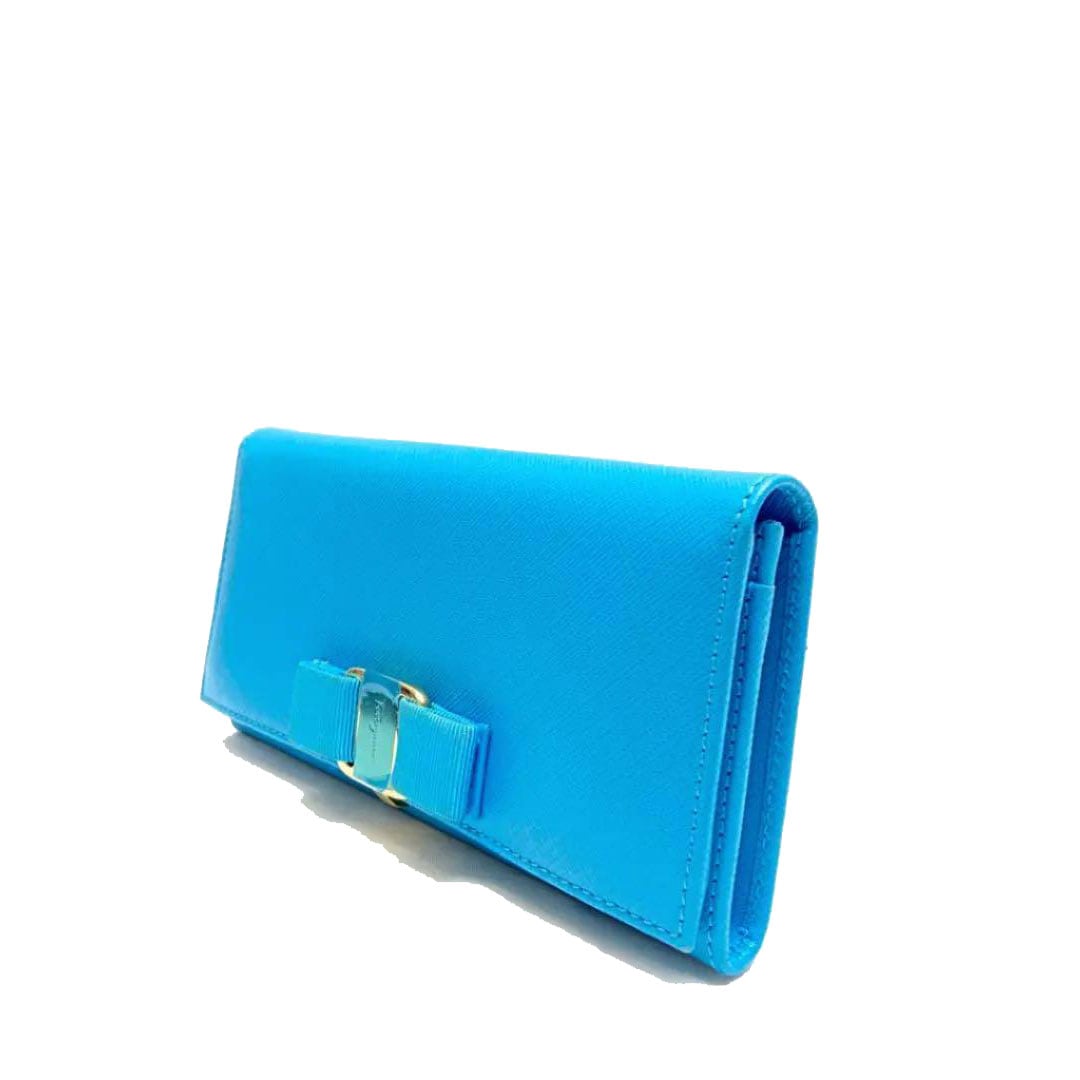 Salvatore Ferragamo サルバトーレ・フェラガモ ヴァラクリップ 二つ折り長財布 レザー ターコイズブルー ゴールド金具