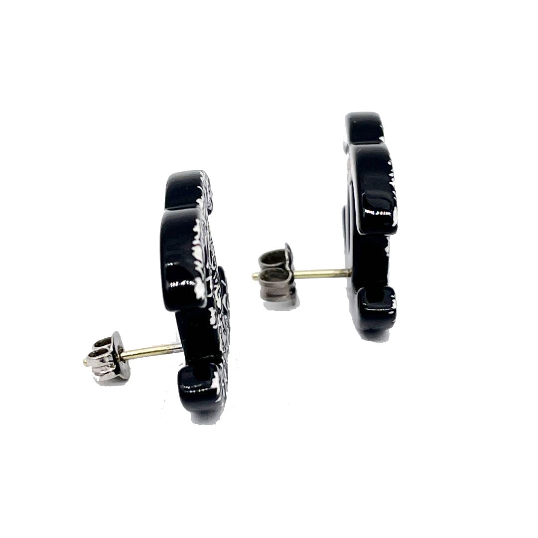 CHANEL シャネル ピアス ココマーク カメリア彫り ブラック ホワイト 06C