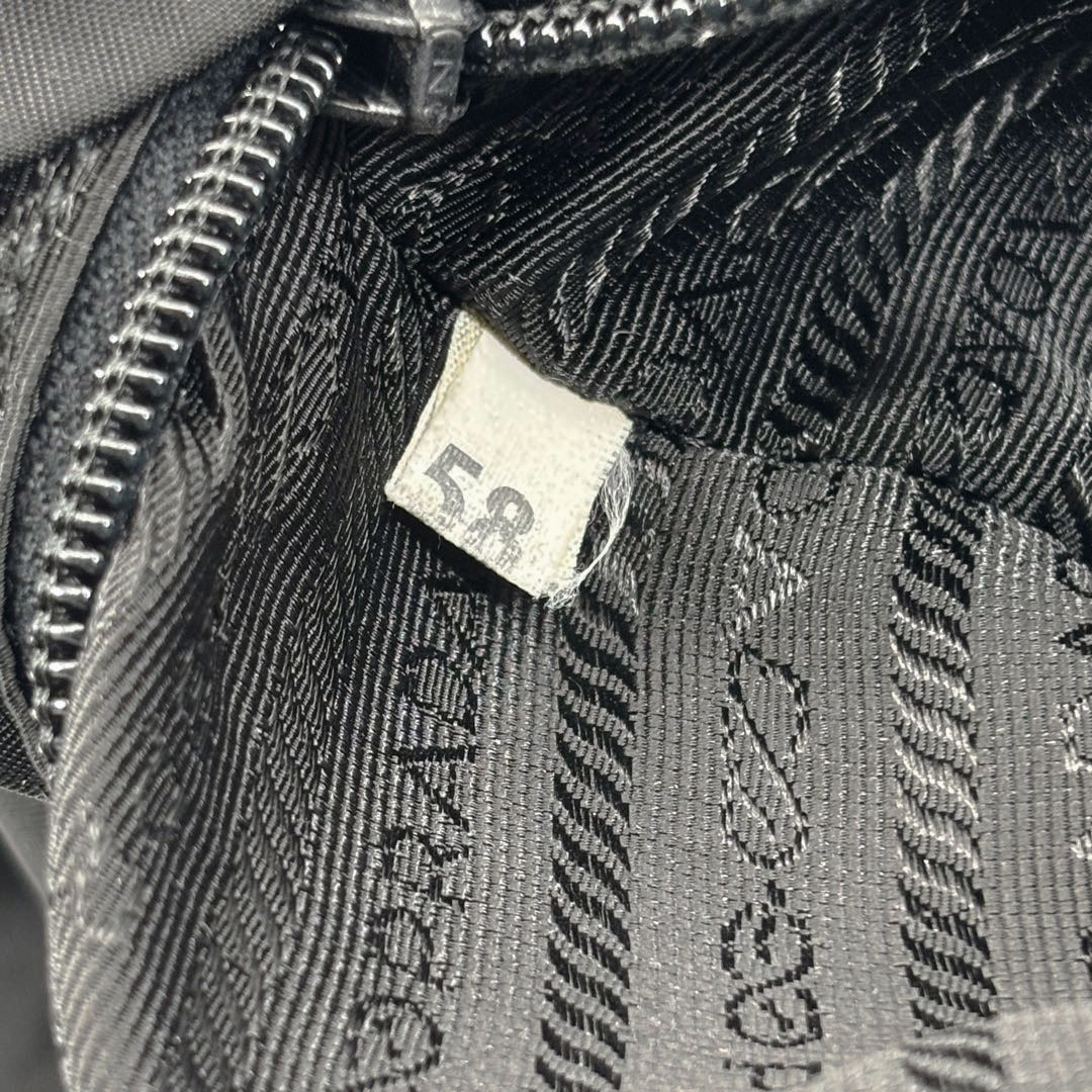 PRADA プラダ リュックサック バックパック ナイロン ブラック シルバー金具