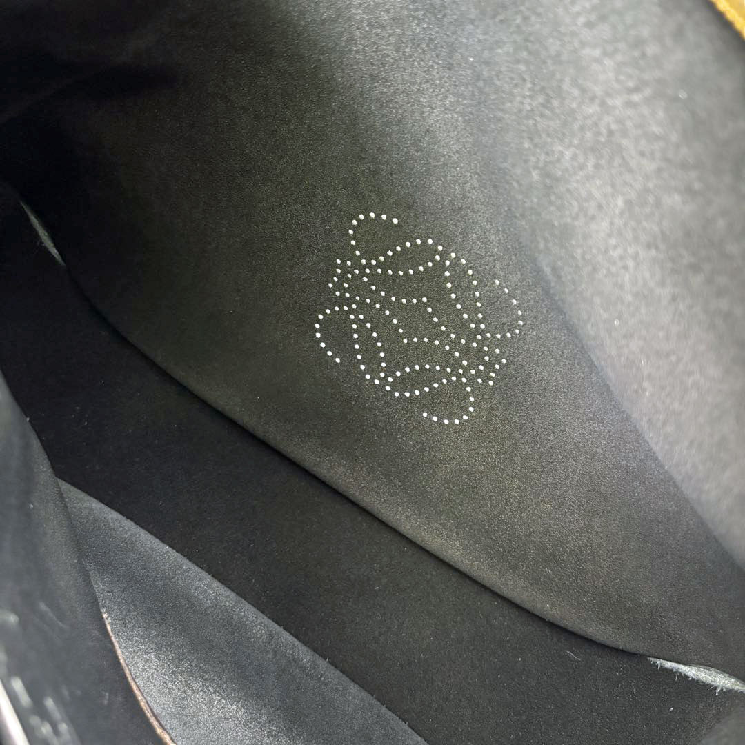 LOEWE ロエベ 斜め掛け ショルダーバッグ アナグラム パンチングロゴ レザー ブラック/ブラウン