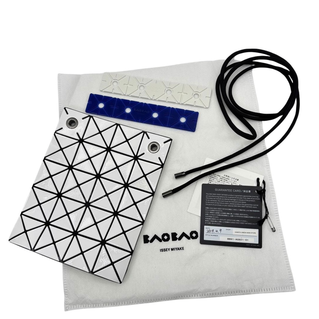 ISSEY MIYAKE BAOBAO イッセイミヤケ バオバオ プリズム ショルダーポシェット 限定品 ホワイト BB91-AG921