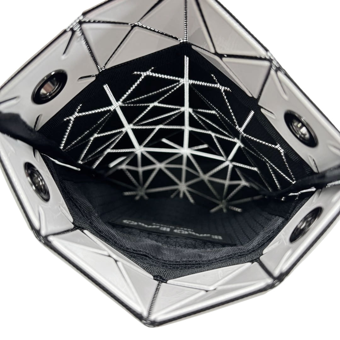 ISSEY MIYAKE BAOBAO イッセイミヤケ バオバオ プリズム ショルダーポシェット 限定品 ホワイト BB91-AG921