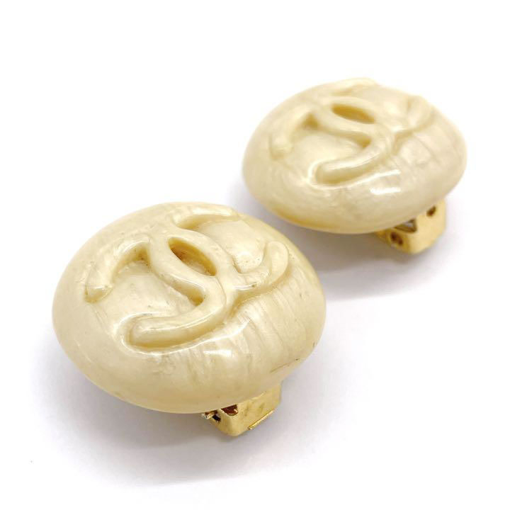 CHANEL シャネル イヤリング ラウンド ココマーク マーブルホワイト 96C