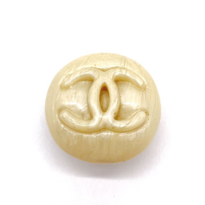 CHANEL シャネル イヤリング ラウンド ココマーク マーブルホワイト 96C