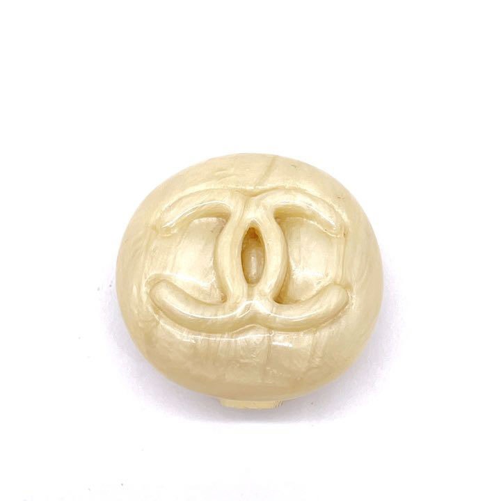 CHANEL シャネル イヤリング ラウンド ココマーク マーブルホワイト 96C