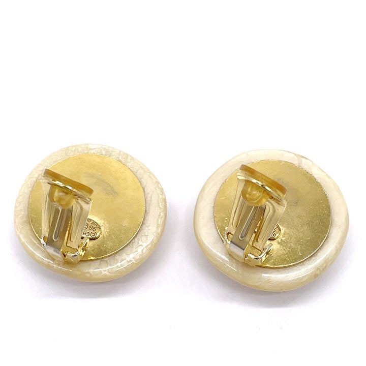 CHANEL シャネル イヤリング ラウンド ココマーク マーブルホワイト 96C