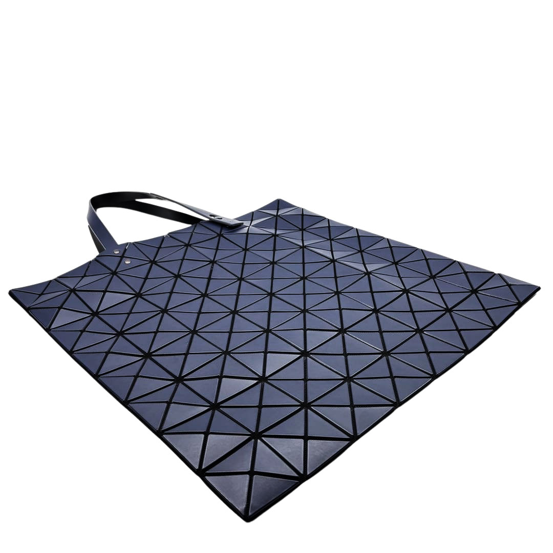 ISSEY MIYAKE BAOBAO イッセイミヤケ バオバオ ルーセントマット トートバッグ 8×8 ネイビー系 BB93-AG672