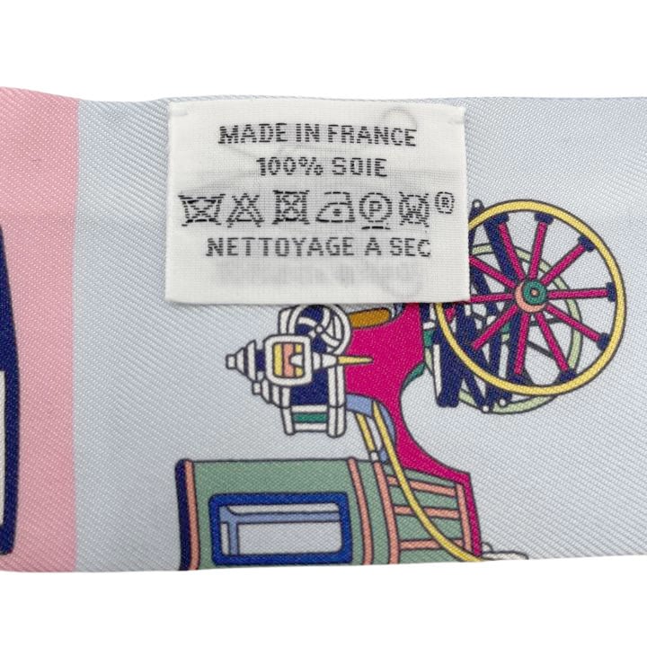 正規品　HERMES エルメス ツイリー 21年SS 精巧な馬車 ピンク 2021年春夏 新作 HERMES エルメス スカーフ ツイリー 精巧な馬車